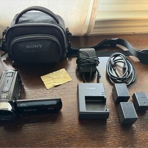 Canon HD Camcorder Kit with Sony Carrying Case - Black